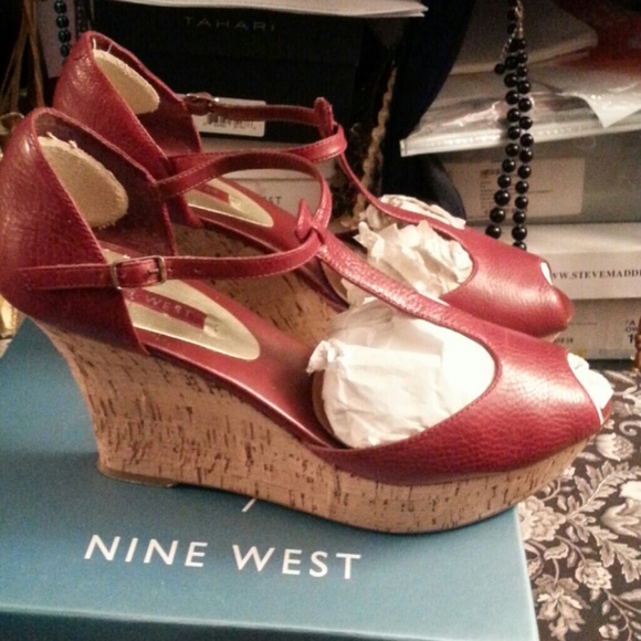 SALE -Gently Used Nine West Red T-strap Wedges 9.5