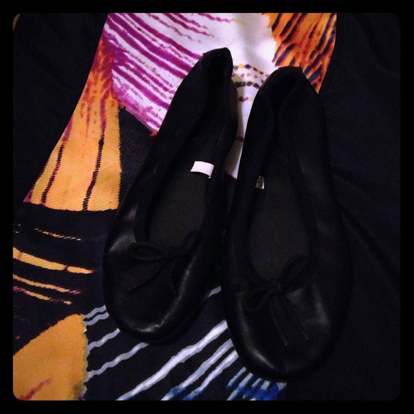 Black ballet flats - Picture 1 of 2