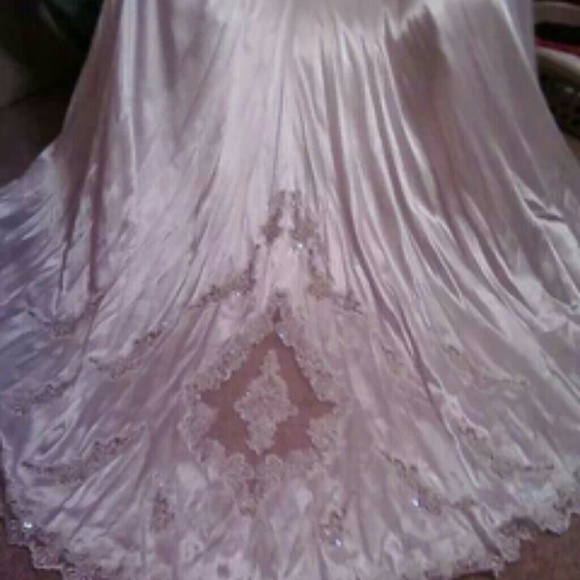 Wedding Dress - Picture 2 of 3