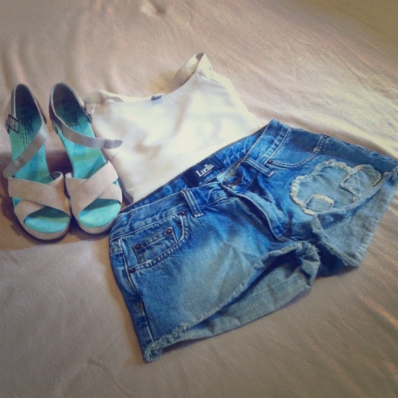 Denim shorts.⭐️🌞