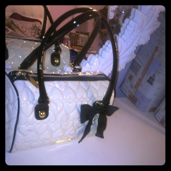 Betsey Johnson quilted bag