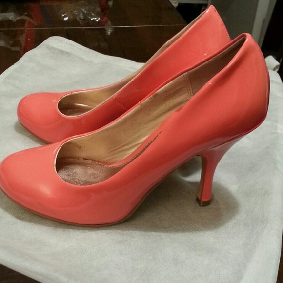 Never worn - Picture 3 of 3