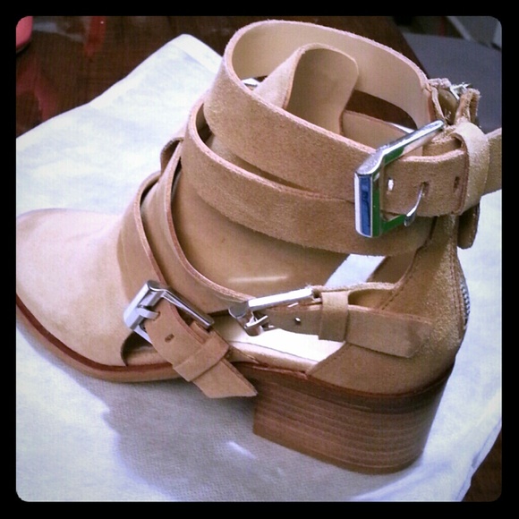 Used boots - Picture 1 of 1