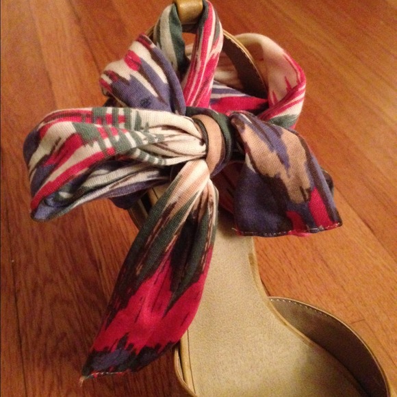 SOLD Levity nude platform heels with ties SOLD - Picture 4 of 4