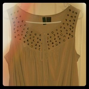 Sleeveless blouse