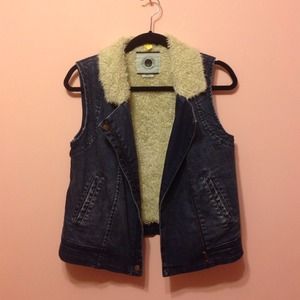 {REDUCED}Anthropologie denim vest(dry cleaned)