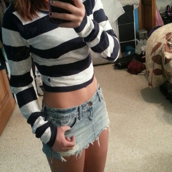 Abercrombie long sleeve crop top