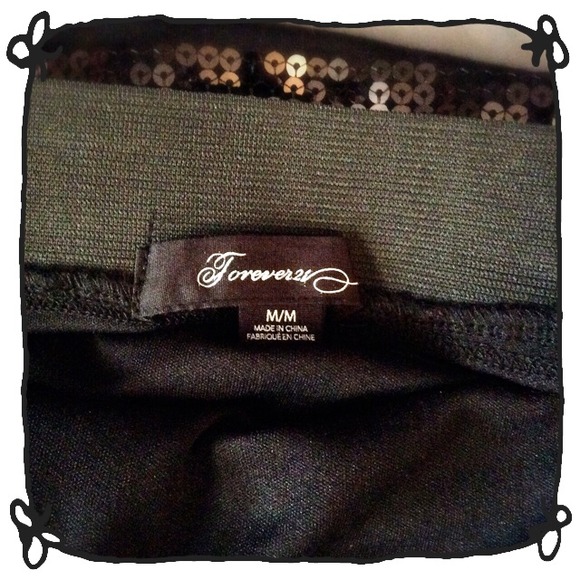 π« SOLD π« Black sequin skirt size M - Picture 3 of 3