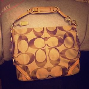 Coach "Carly" Hobo tan