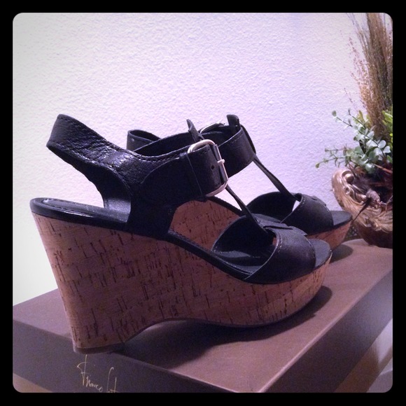 SOLD.   Summer must have