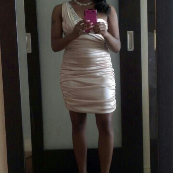 Cream one shoulder - Picture 2 of 3
