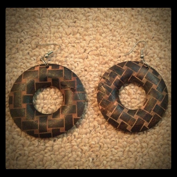 Earring made out of wood - made by hand