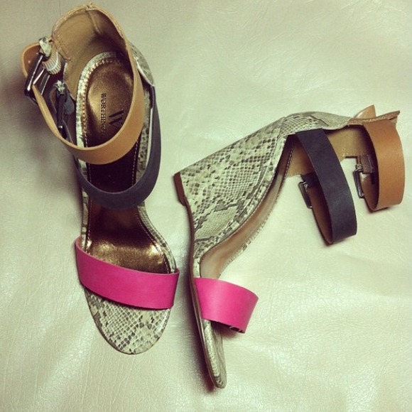 Strap Wedge Sandals