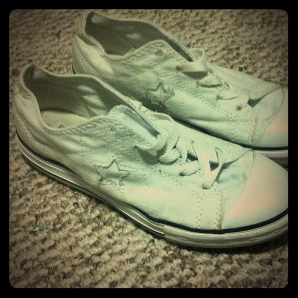 White low top converse