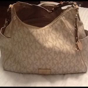 Michael kors vanilla Pvc authentic