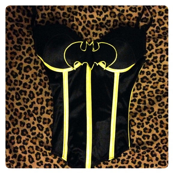 Women's Batman Buster w/Cape