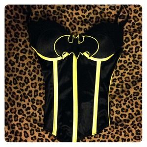 Women's Batman Buster w/Cape