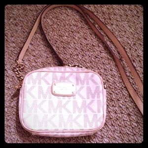 Michael kors crossbody