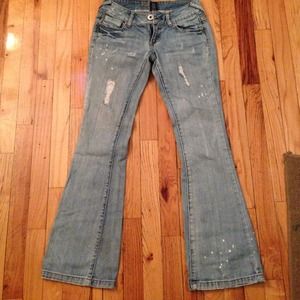 Amethyst Size 3 Distressed Jeans