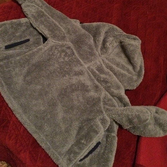 4T Hoodie excellent condition - Picture 4 of 4