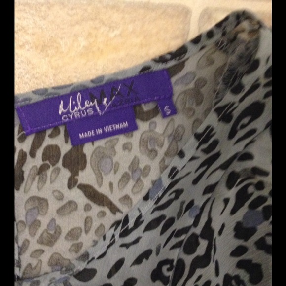 ❌SOLD❌Miley Cyrus leopard sheer blouse - Picture 3 of 3