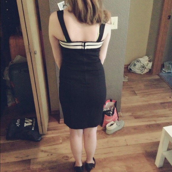 Betsy Johnson- only worn once! - Picture 4 of 4