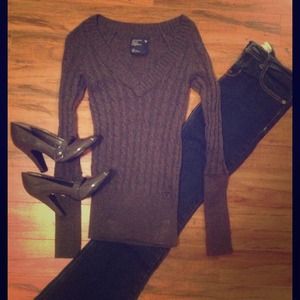 American Eagle grey sweater