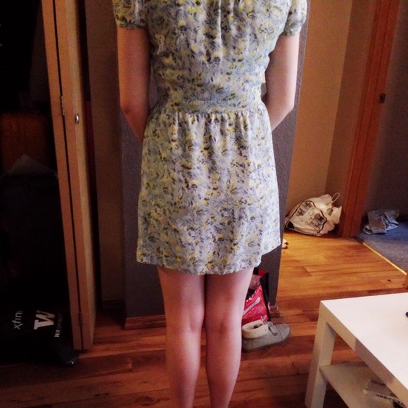 Light blue floral patterned button up dress - Picture 2 of 4