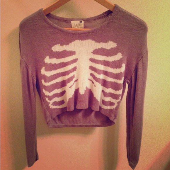 Rib cage cropped sweater