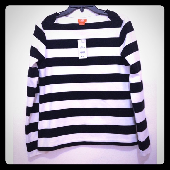 B&W striped top 🎀