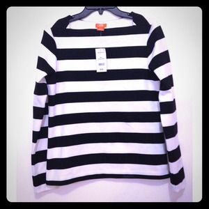 B&W striped top 🎀