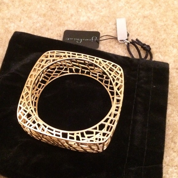 ❌SOLD IN BUNDLE❌ JewelMint Bird Cage Bracelet
