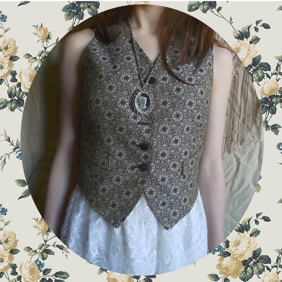 Vintage floral cropped vest