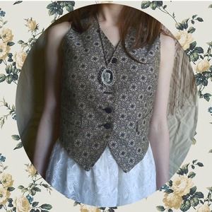 Vintage floral cropped vest