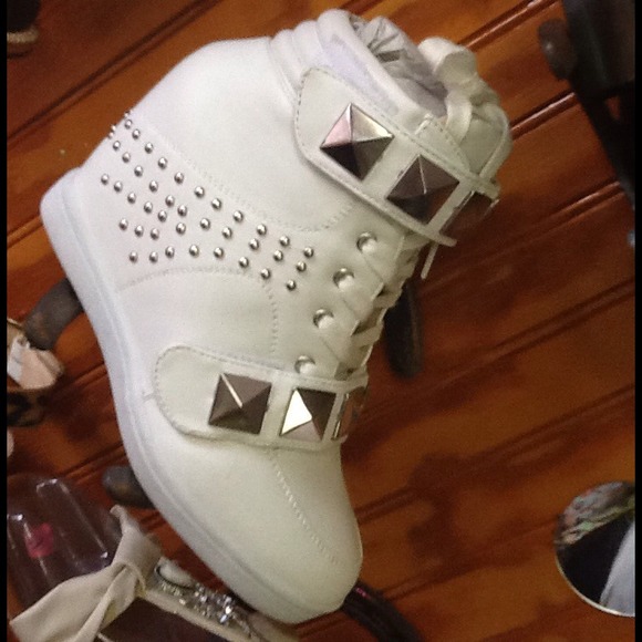 Stud wedge sneakers