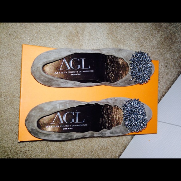 NWB AGL flats! - Picture 3 of 5