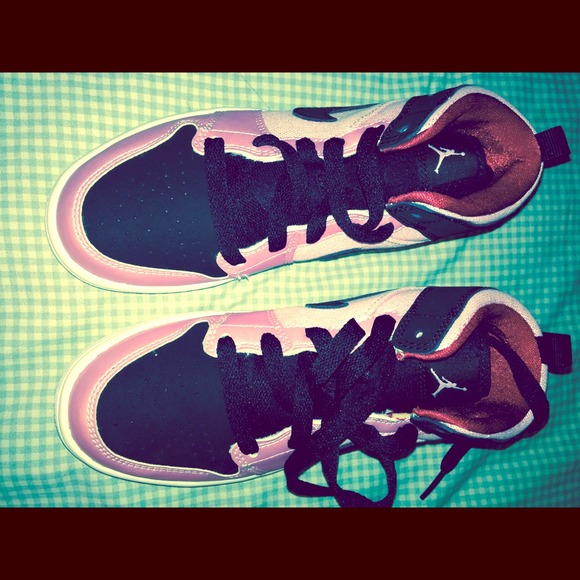 😍reduced😍Girls brand new size 13.5 Jordan's