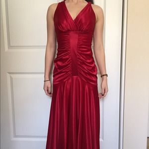 Red evening gown / prom dress
