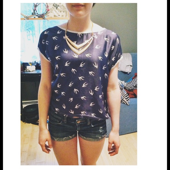 Boxy Swallow Bird Top