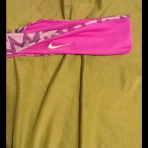 Nike Twist Headband