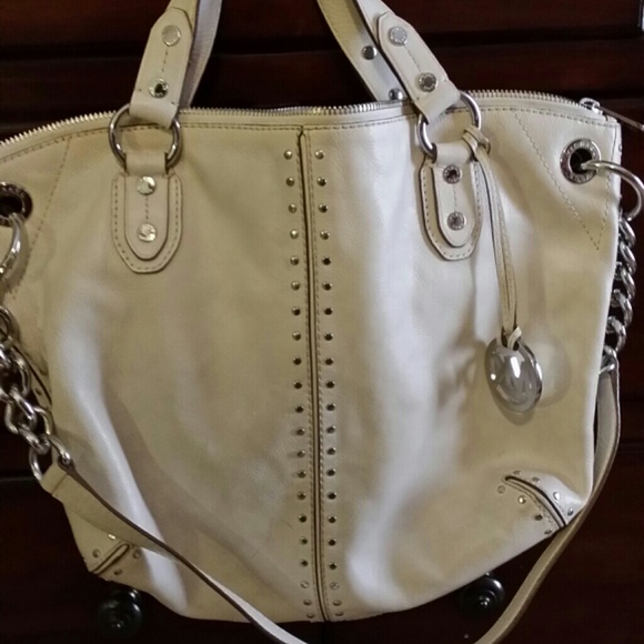 Like New **Authentic Michael Kors Hanbag