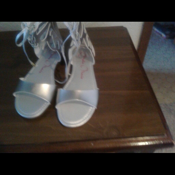 Sandal Bella Marie  zippered back Gladiators