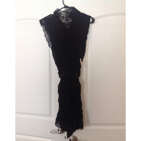 Sold in bundle: Lace dress - Picture 2 of 2