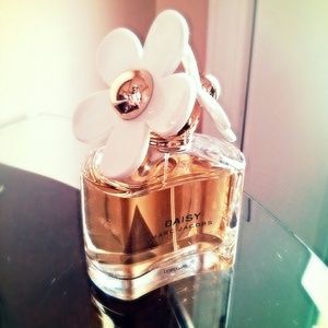 REDUCED! Marc Jacobs DAISY perfume