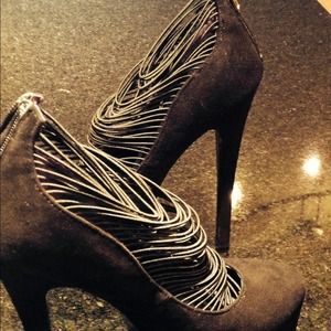 Size 9 Black London Trash Ceres shoes!