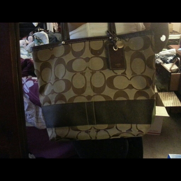 Coach authentic purse - Picture 2 of 4