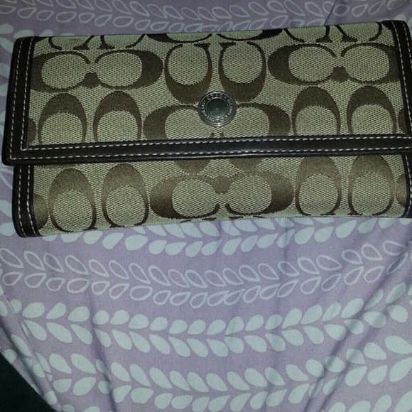 Authentic Coach wallet - Picture 2 of 3