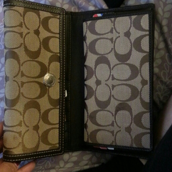Authentic Coach wallet - Picture 3 of 3