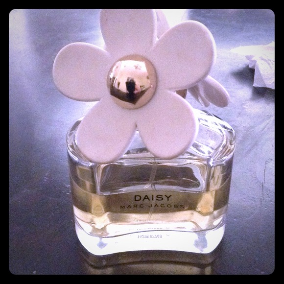 Daisy by Marc Jacobs perfume🔴reduced🔴
