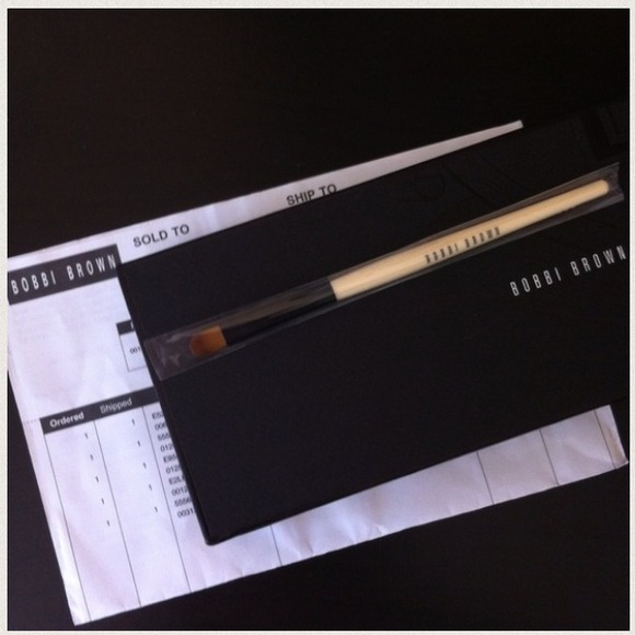 ➡REDUCED⬅Authentic Bobbi Brown Cream Shadow Brush